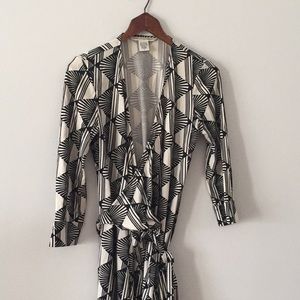 SOLD — DIANE VON FURSTENBERG Wrap Dress, Small.